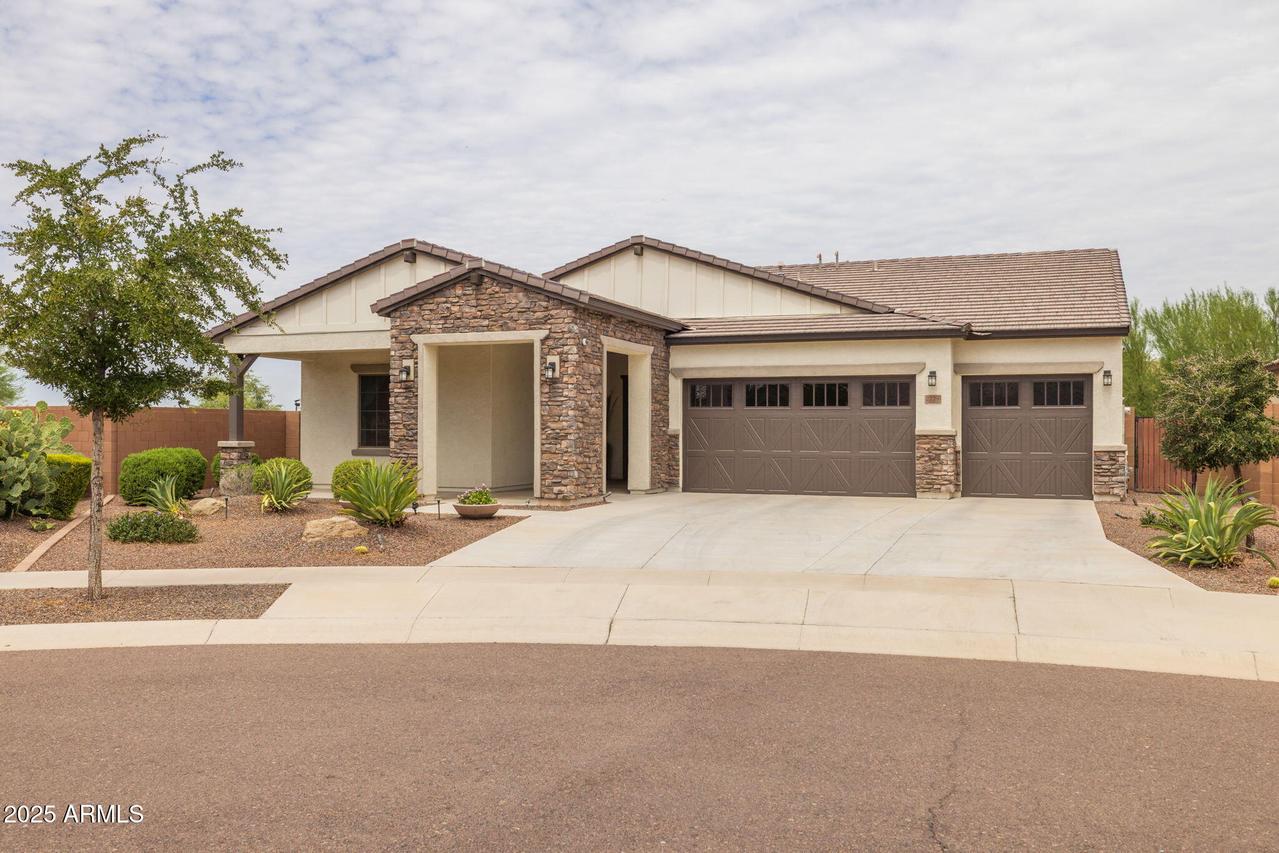 2228 W Caldwell St., Phoenix, AZ 85041