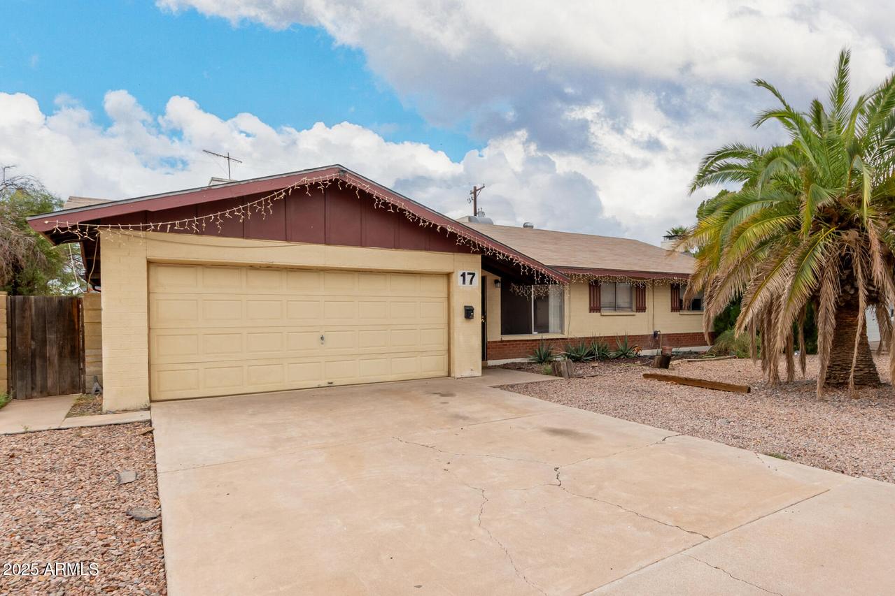 17 E Cairo Dr., Tempe, AZ 85282