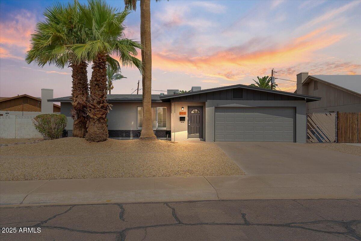 1102 E Redondo Cir., Tempe, AZ 85282