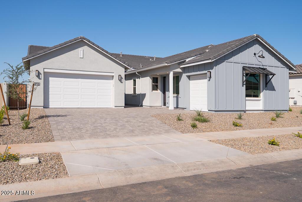 816 W Golden Ore Pass, Apache Junction, AZ 85120