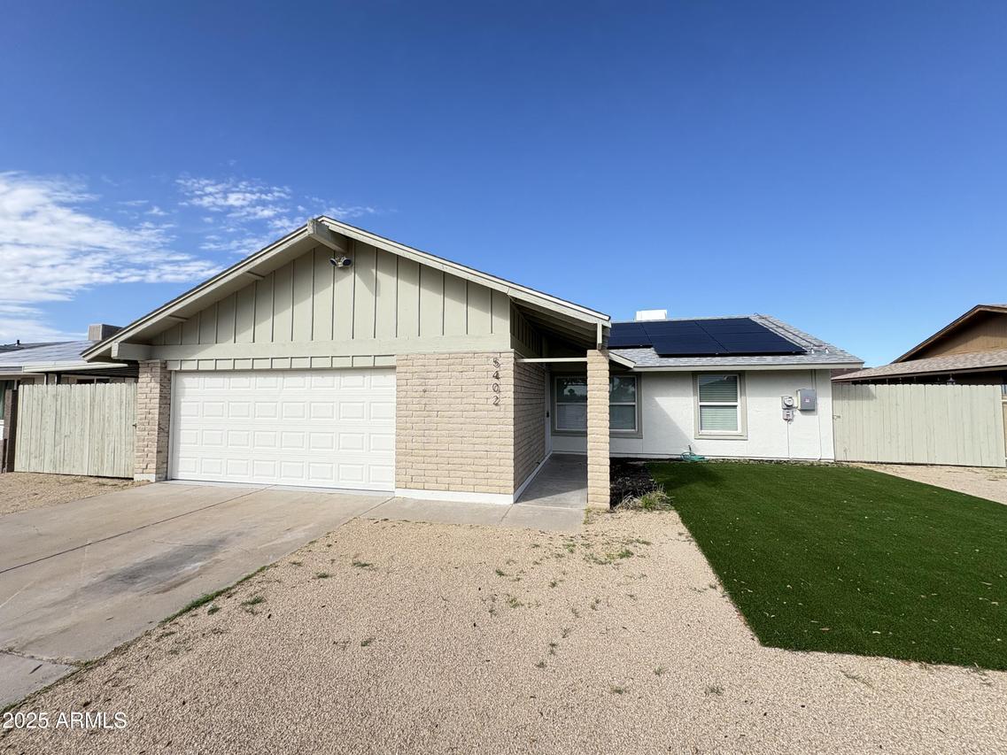 5402 W Country Gables Dr., Glendale, AZ 85306