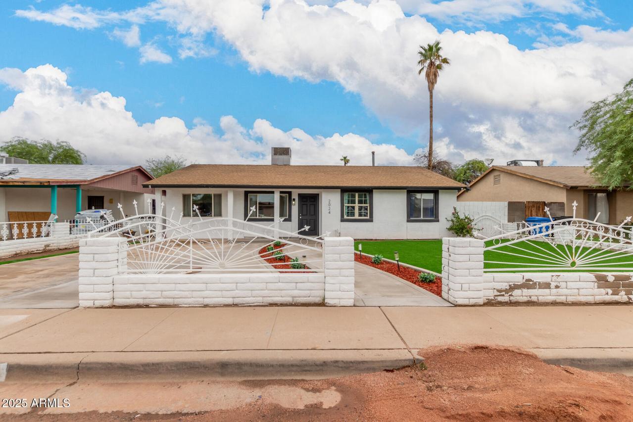 2024 W Roeser Rd., Phoenix, AZ 85041