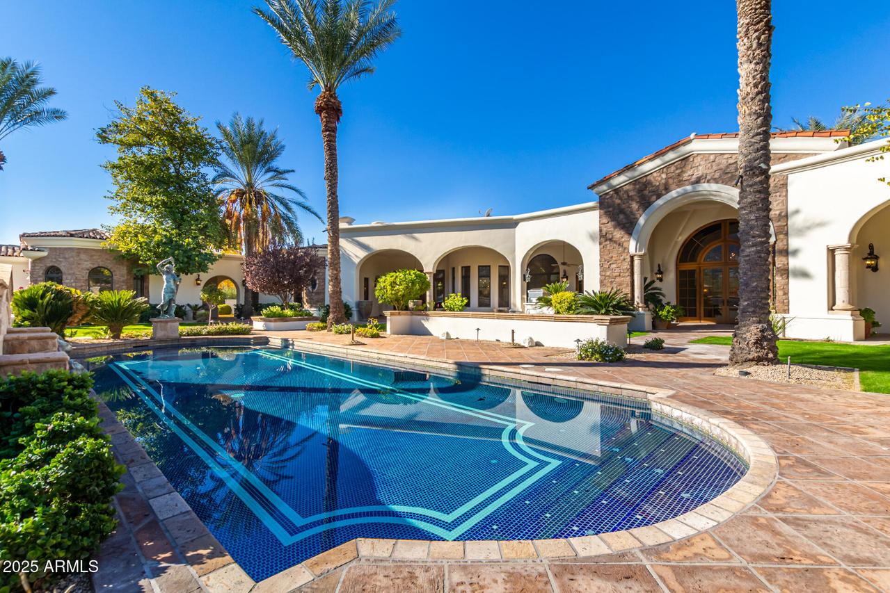 7811 N Arroyo Dr., Paradise Valley, AZ 85253