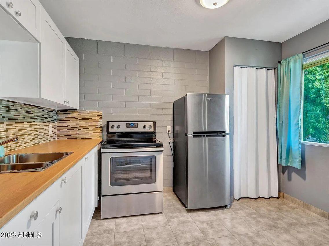 2551 W Rose Ln. #222, Phoenix, AZ 85017