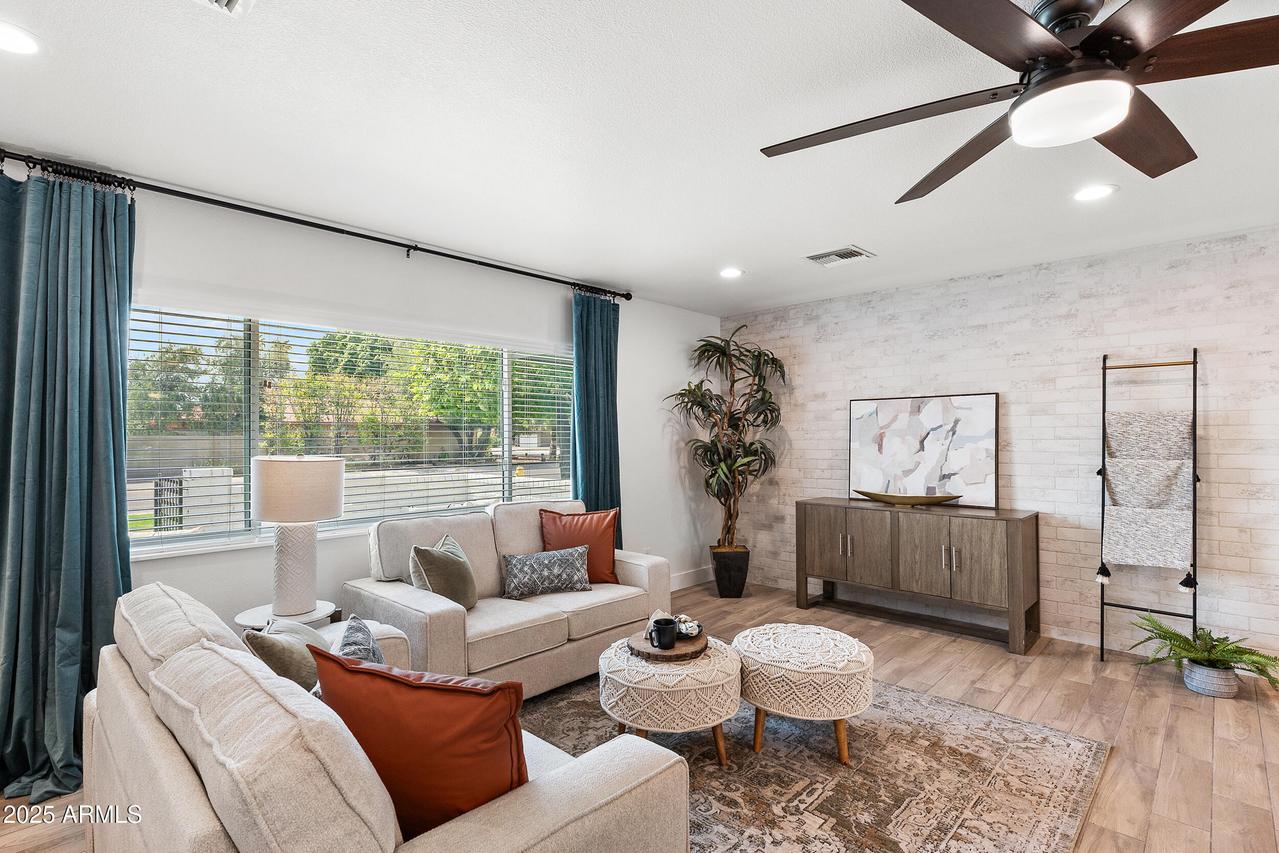 1810 E Auburn Dr., Tempe, AZ 85283