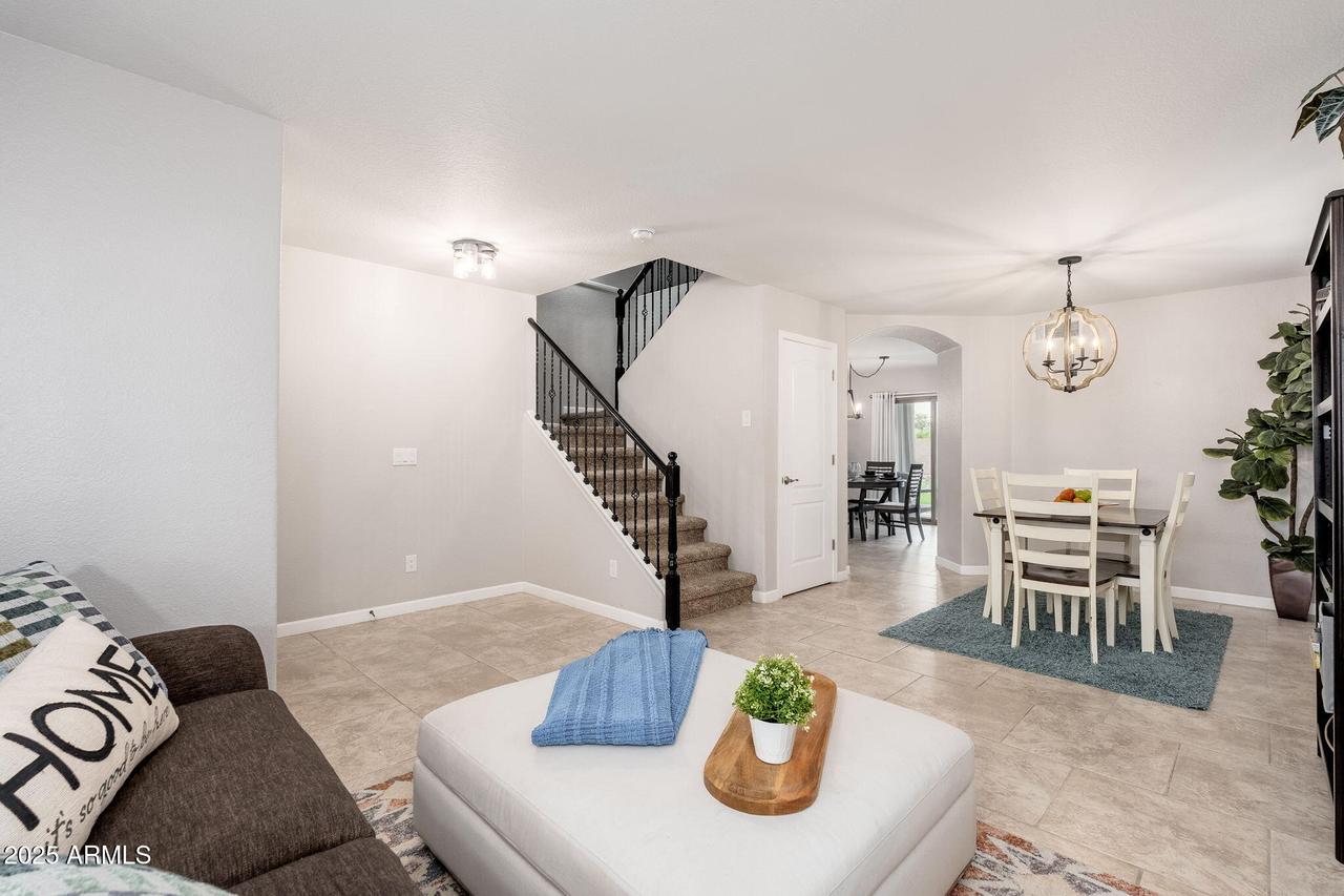 4660 E Torrey Pines Ln., Chandler, AZ 85249