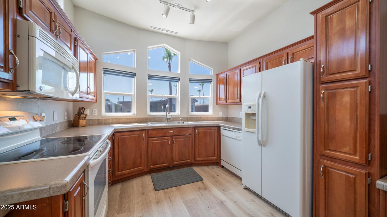 241 Aquamarine Dr., Apache Junction, AZ 85119