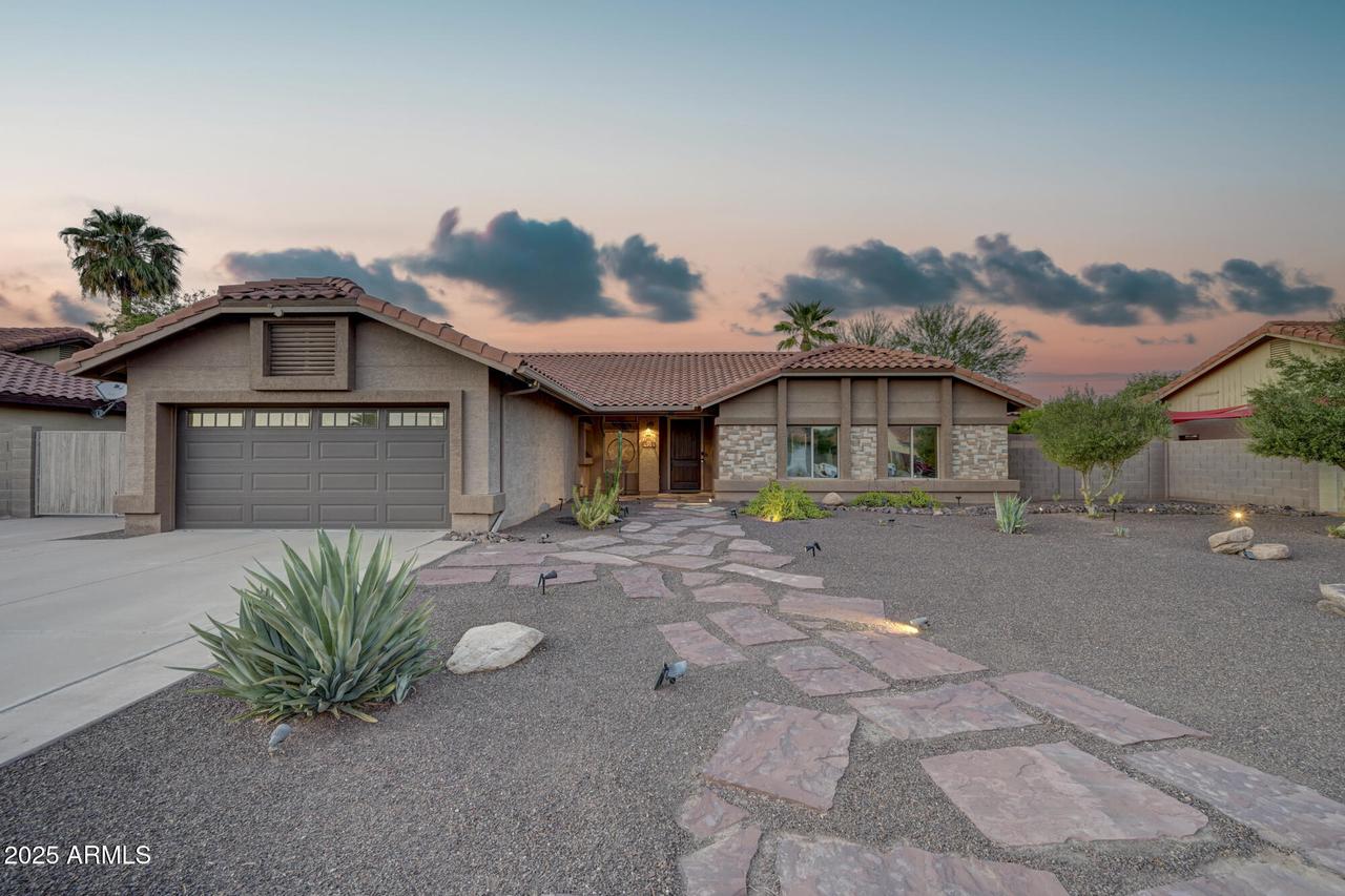 938 E Knight Ln., Tempe, AZ 85284