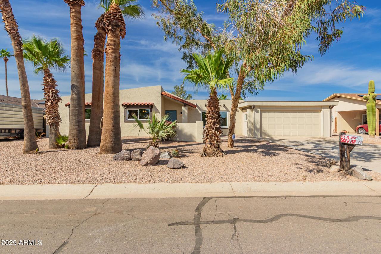 1208 E Avenida Ellena, Casa Grande, AZ 85122
