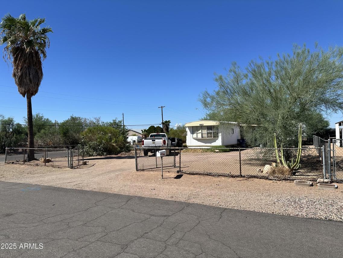 148 S Emerald Dr., Apache Junction, AZ 85120
