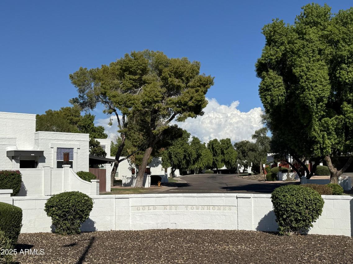 13226 N 3rd Pl., Phoenix, AZ 85022