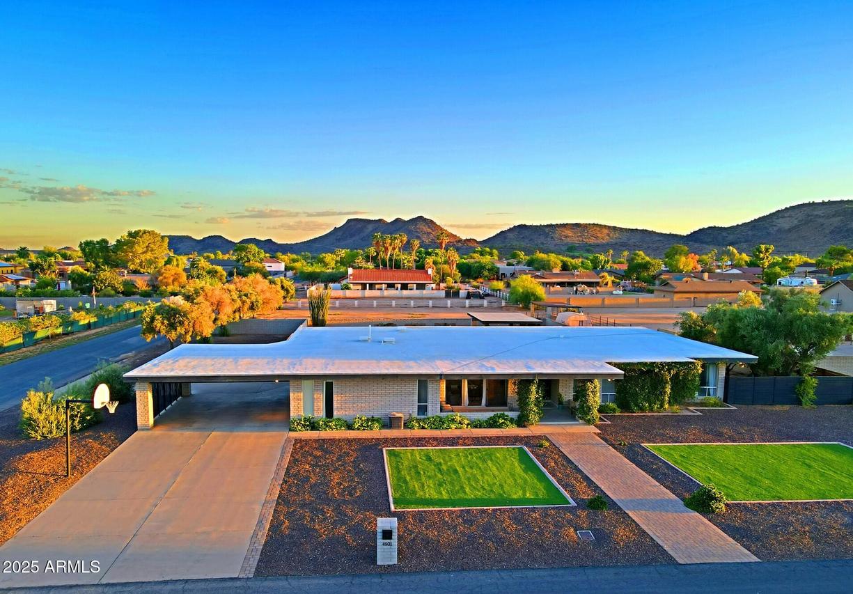 4901 W Soft Wind Dr., Glendale, AZ 85310