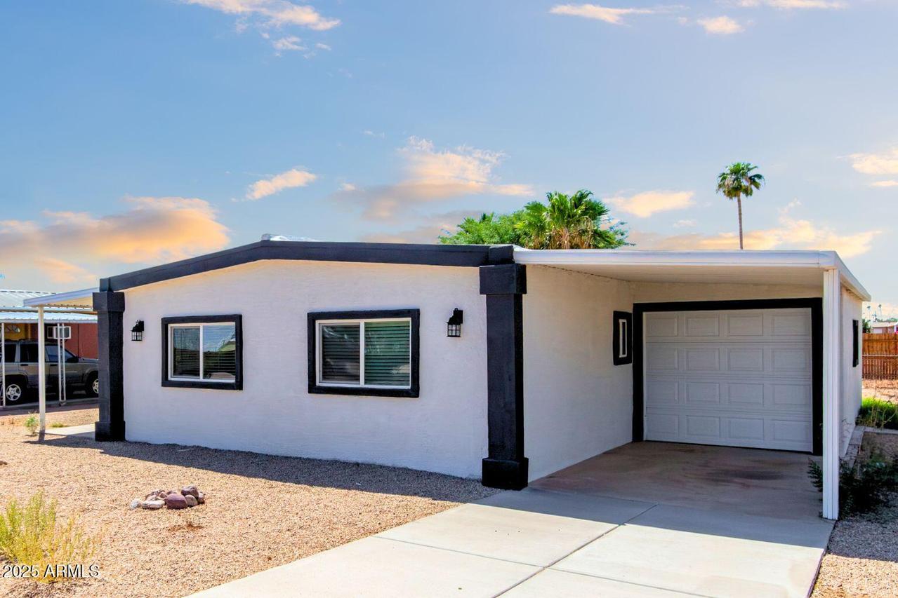104 N 114th St., Apache Junction, AZ 85120
