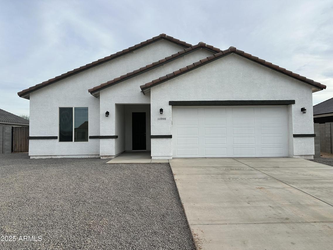 11000 W Cove Dr., Arizona City, AZ 85123