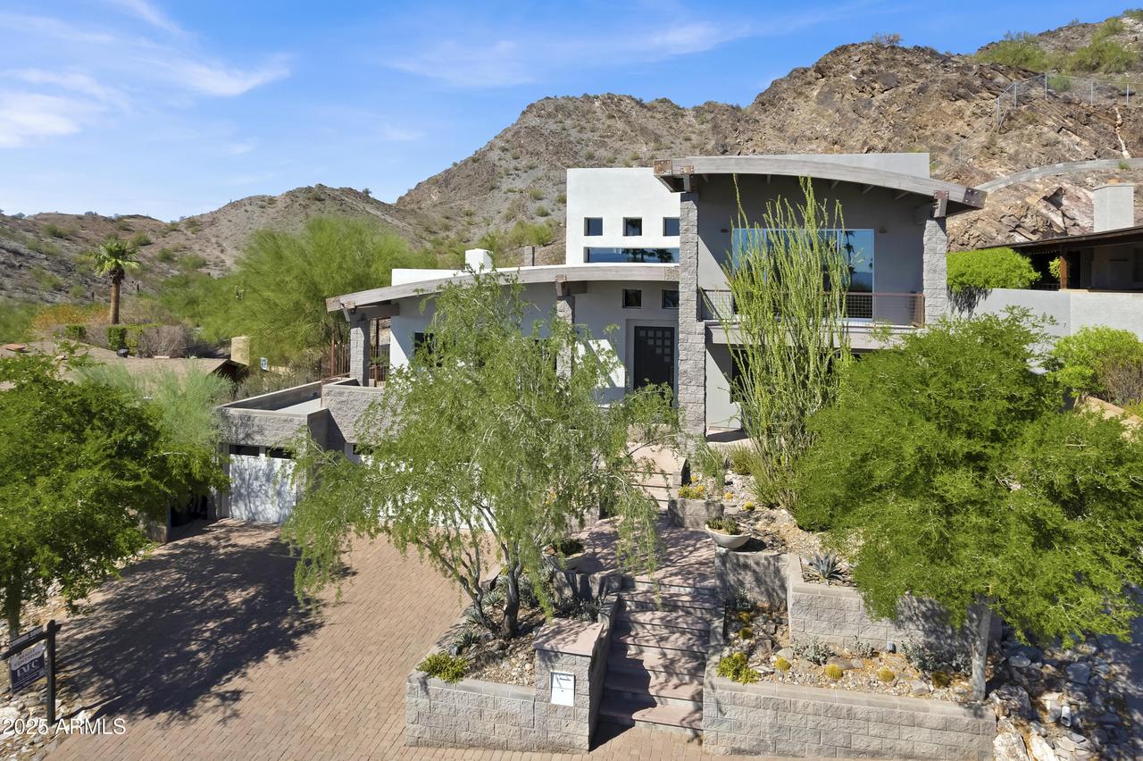 2208 E Belmont Ave., Phoenix, AZ 85020