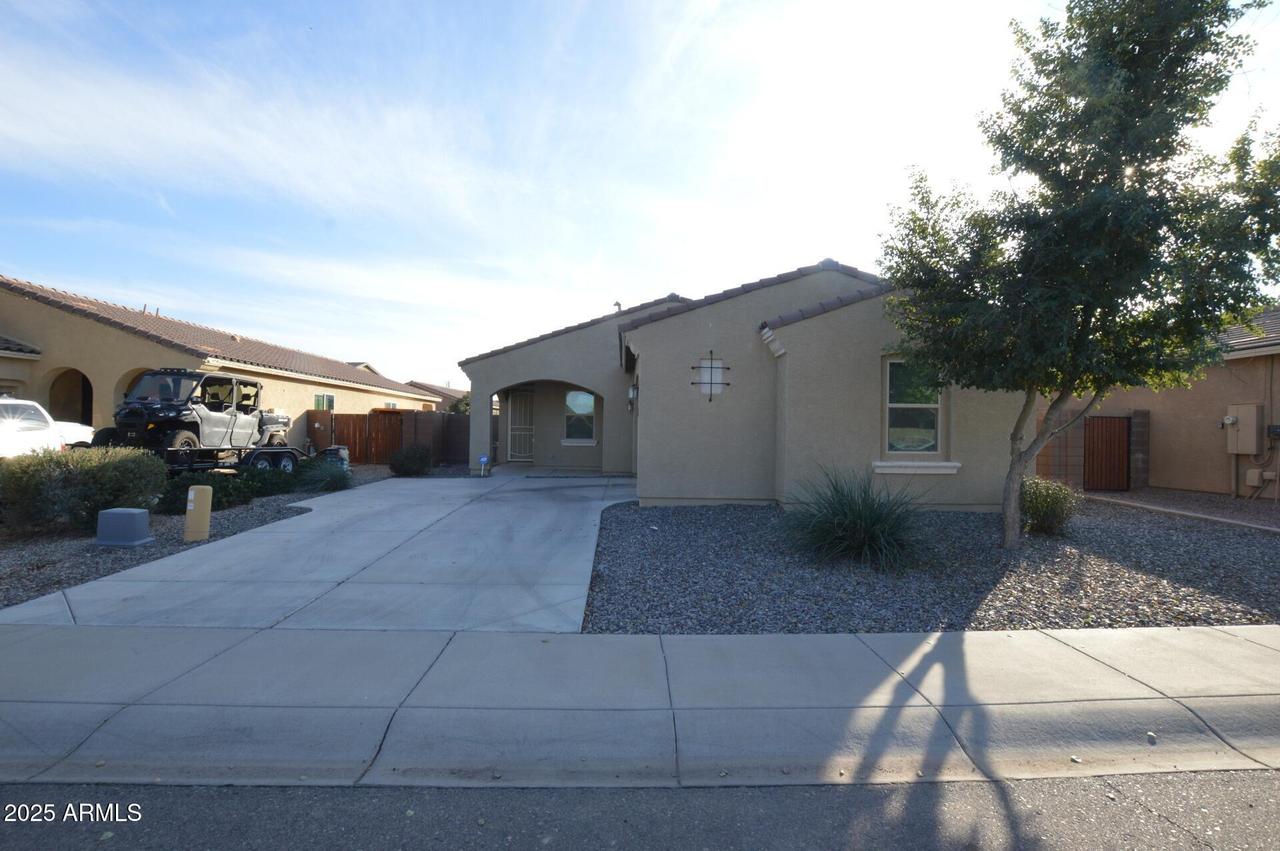 813 W Love Rd., San Tan Valley, AZ 85143