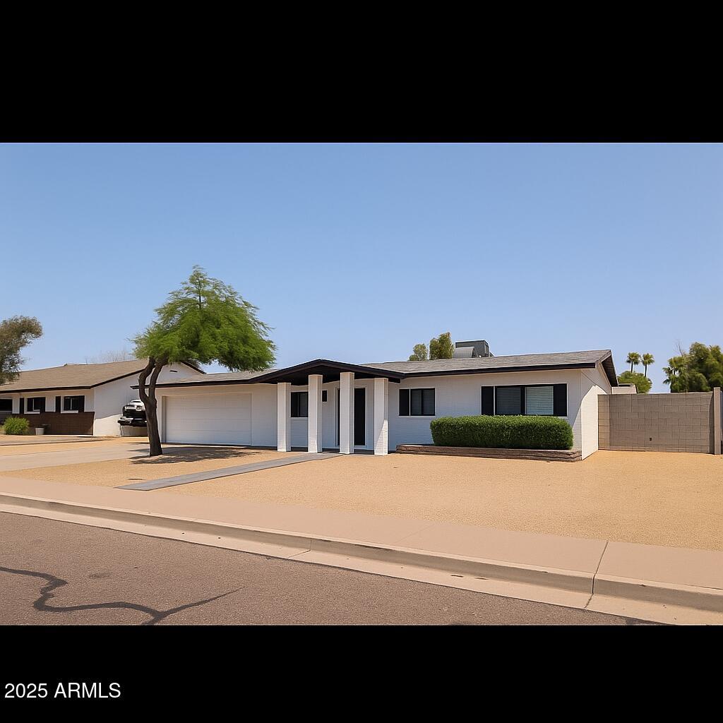 3016 E Larkspur Dr., Phoenix, AZ 85032