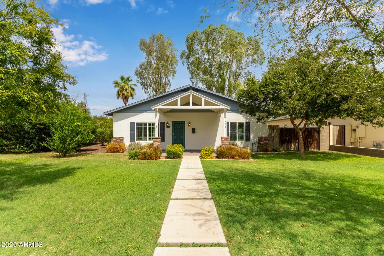 1002 E Medlock Dr., Phoenix, AZ 85014