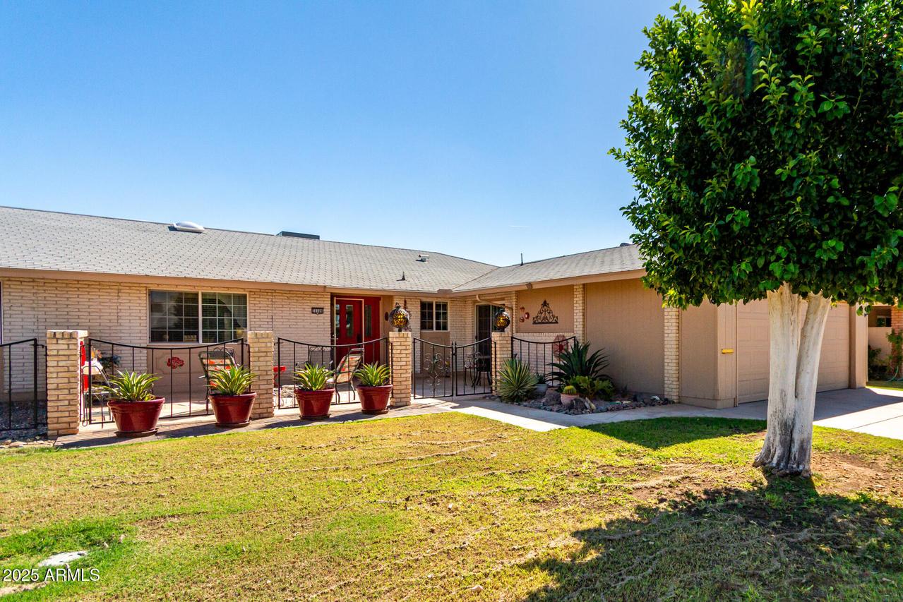 10109 W Mountain View Rd., Sun City, AZ 85351