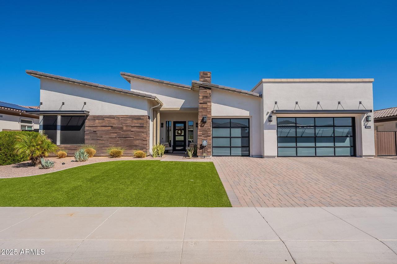 9586 W Villa Hermosa, Peoria, AZ 85383