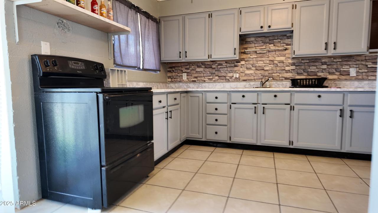 336 W Greenwich Rd., Kearny, AZ 85137