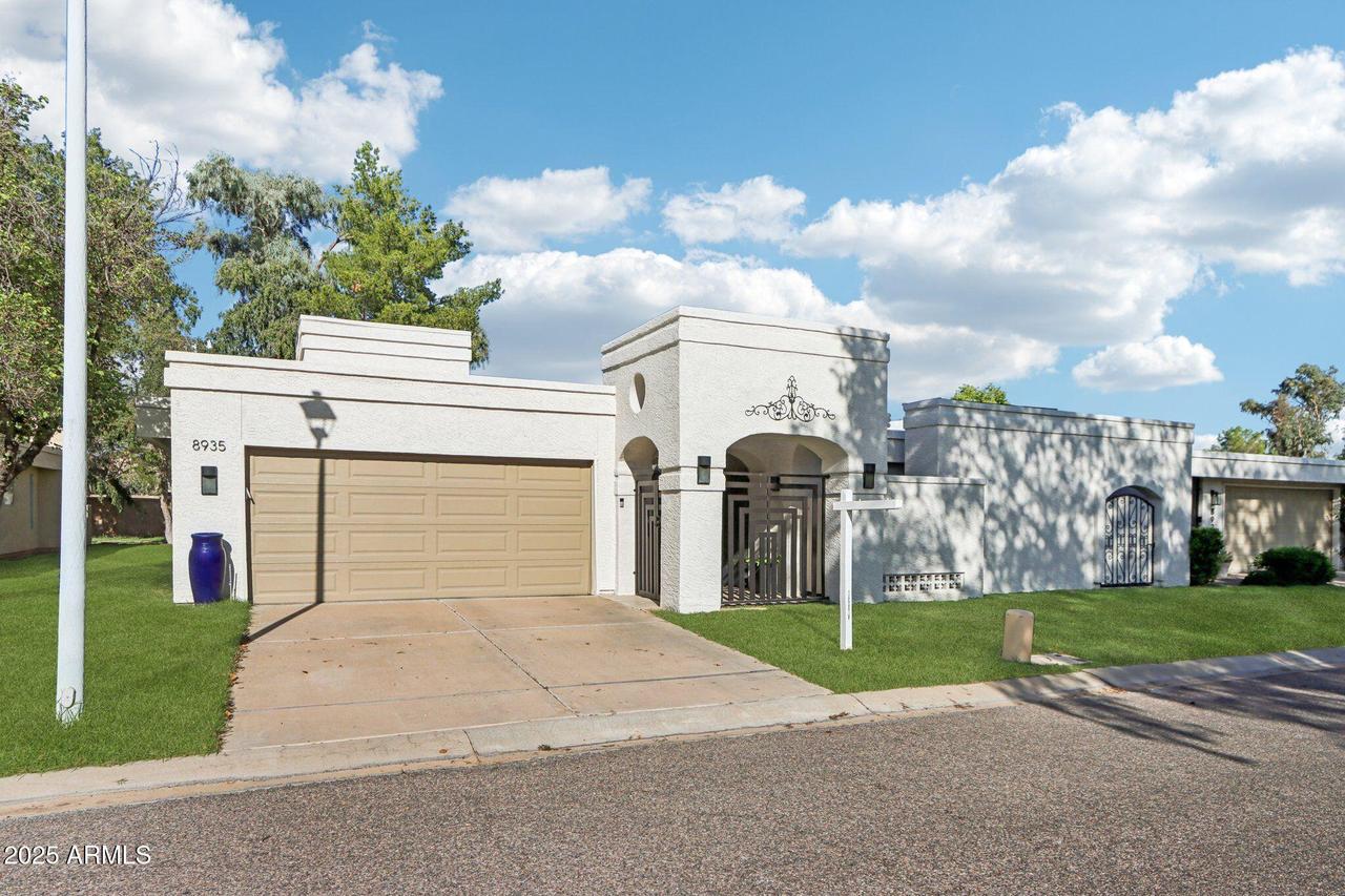 8935 N 82nd St., Scottsdale, AZ 85258