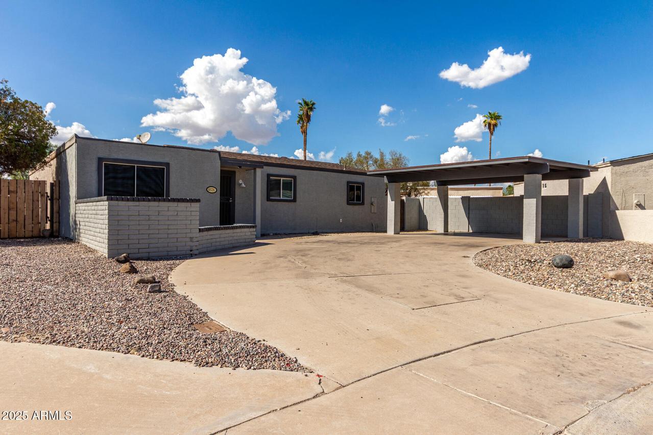 10526 W Devonshire Ave., Phoenix, AZ 85037