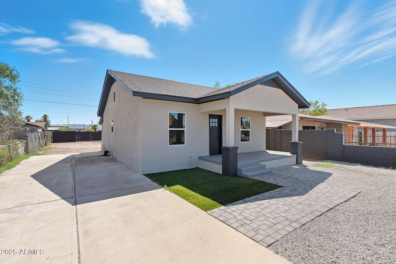 2215 W Washington St., Phoenix, AZ 85009