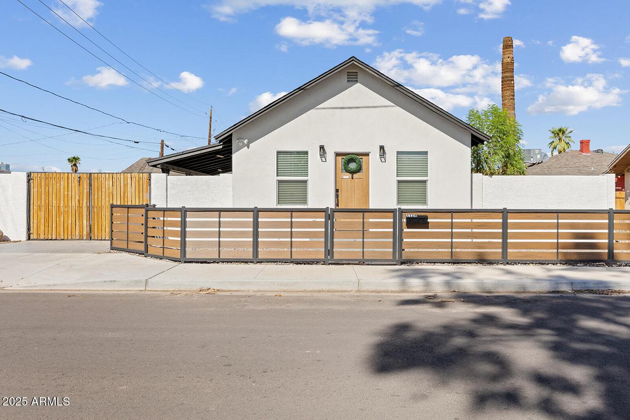 1124 N 13th St., Phoenix, AZ 85006