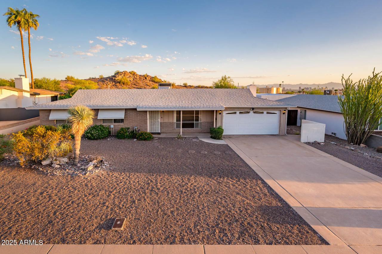 2431 E Ocotillo Rd., Phoenix, AZ 85016