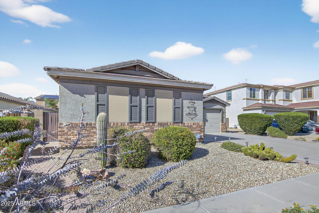 17368 W Red Bird Rd., Surprise, AZ 85387