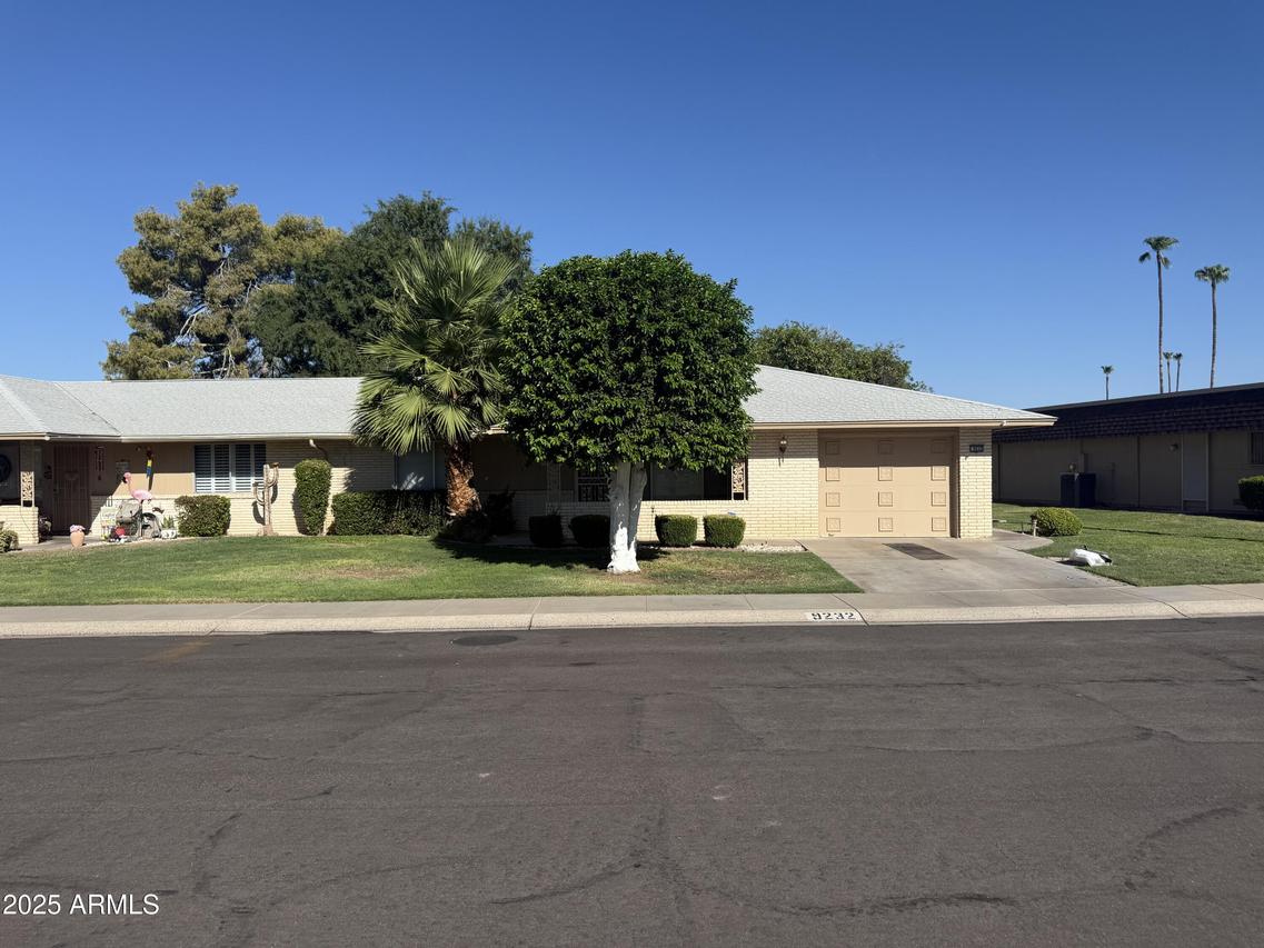 9232 N 110th Ave., Sun City, AZ 85351