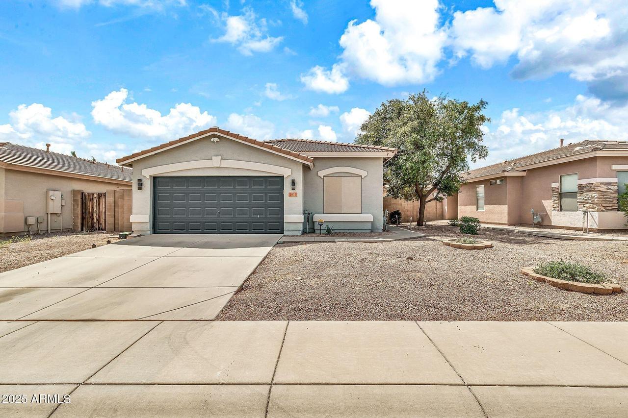 2037 W Hayden Peak Dr., San Tan Valley, AZ 85144