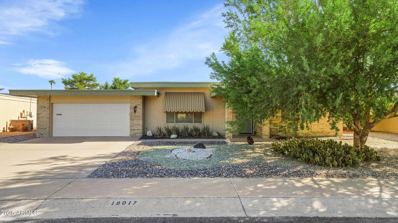 16017 N Nicklaus Ln., Sun City, AZ 85351