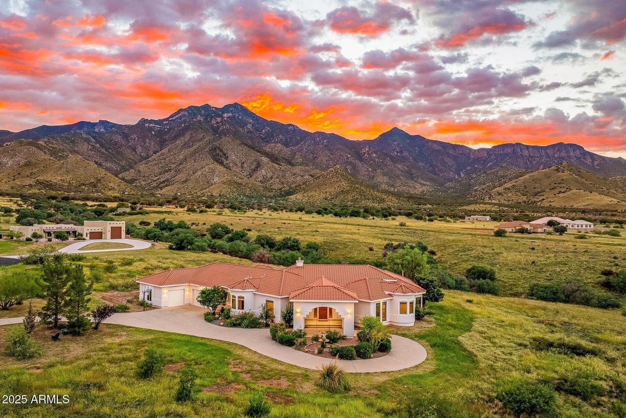 9566 S Swiss Ct., Hereford, AZ 85615