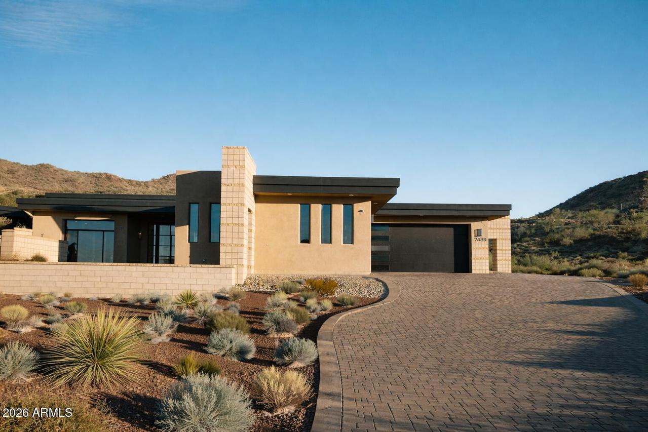 2439 W Donatello Dr. #16, Phoenix, AZ 85086