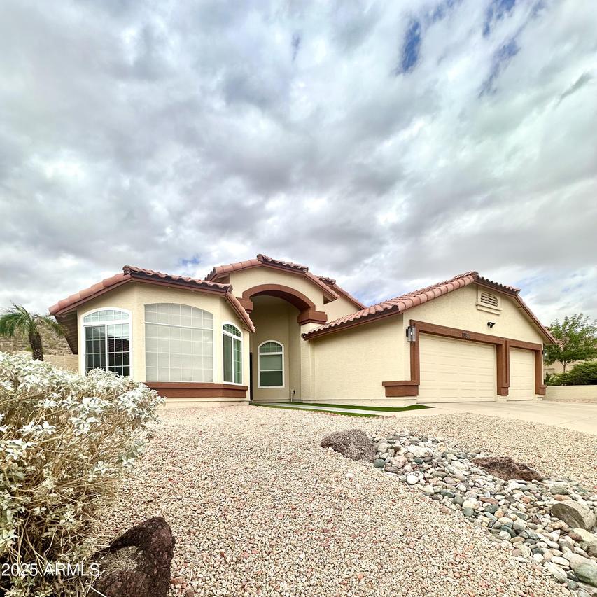 13822 N 28th Pl., Phoenix, AZ 85032