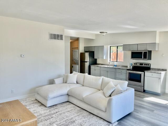 453 W University Dr., Mesa, AZ 85201