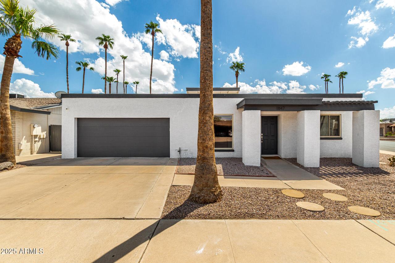 1847 W Isleta Ave., Mesa, AZ 85202