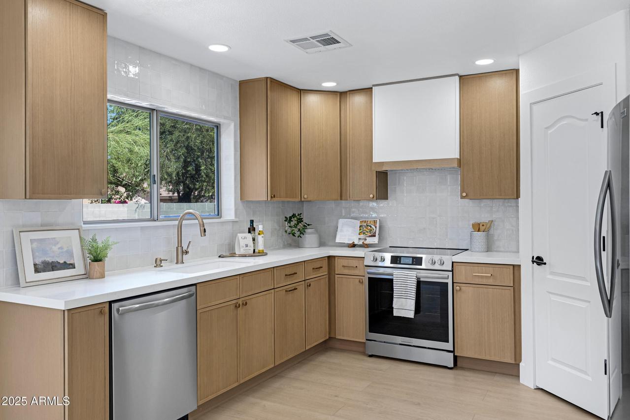 3268 W Belle Ave., San Tan Valley, AZ 85144