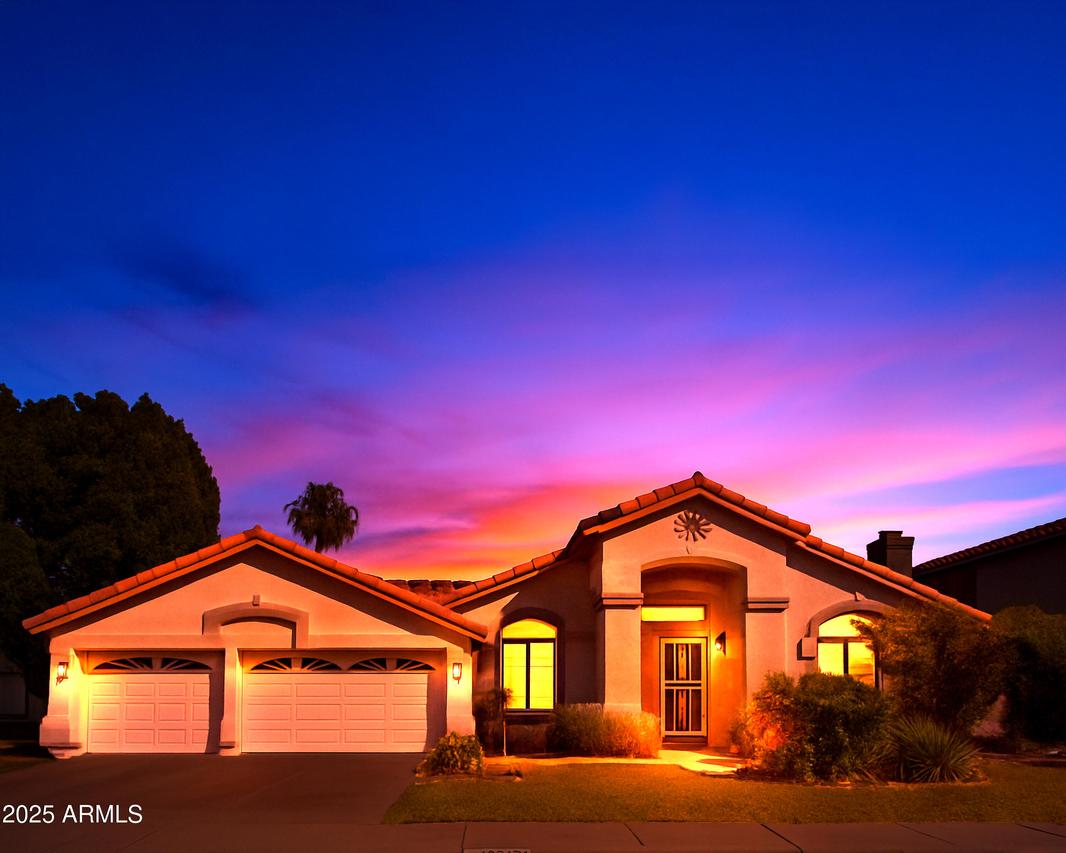 12327 N 57th Dr., Glendale, AZ 85304