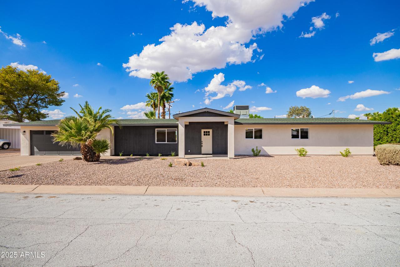 4230 E Sahuaro Dr., Phoenix, AZ 85028