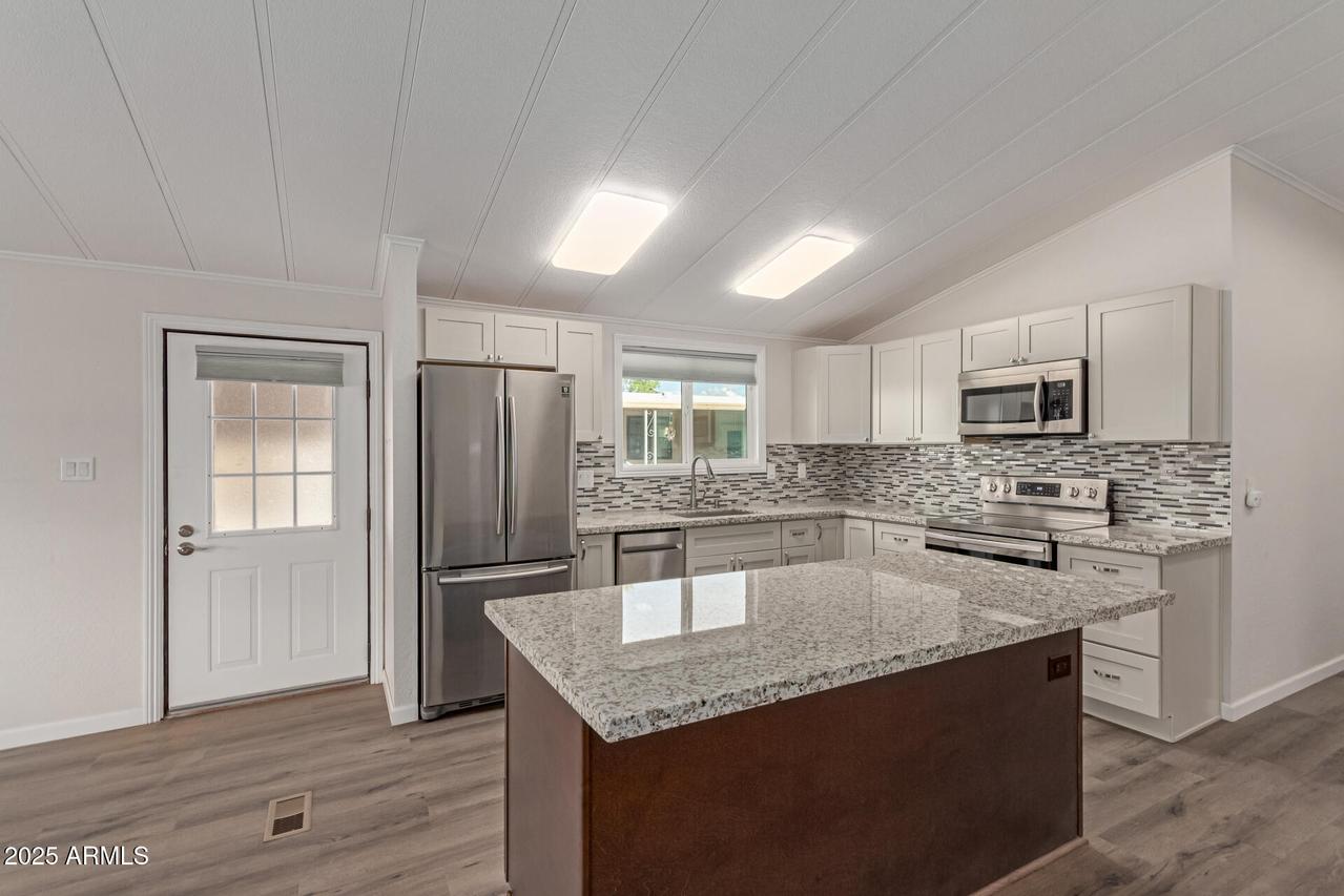 9331 E Navajo Pl., Sun Lakes, AZ 85248