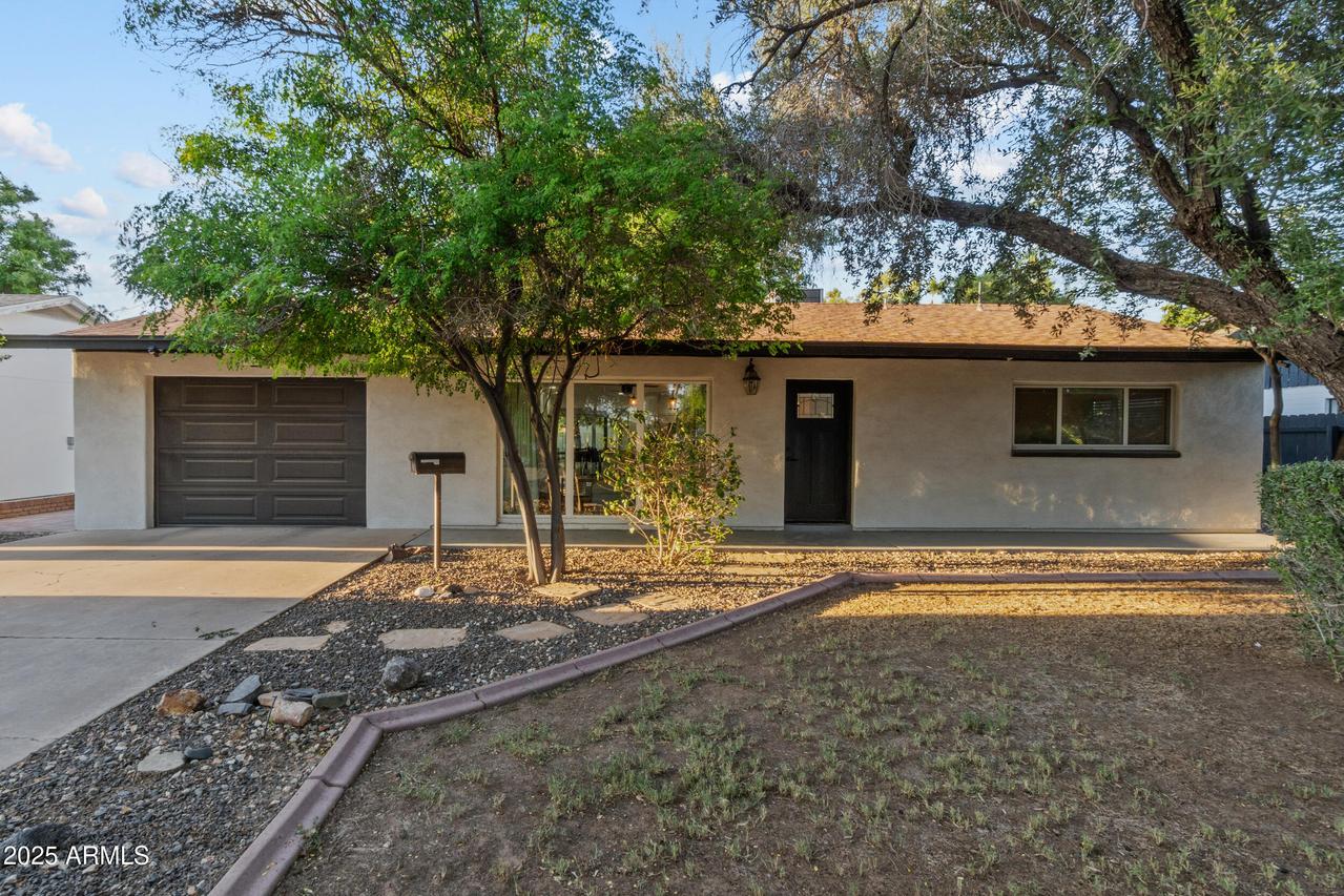 3938 E Cheery Lynn Rd., Phoenix, AZ 85018