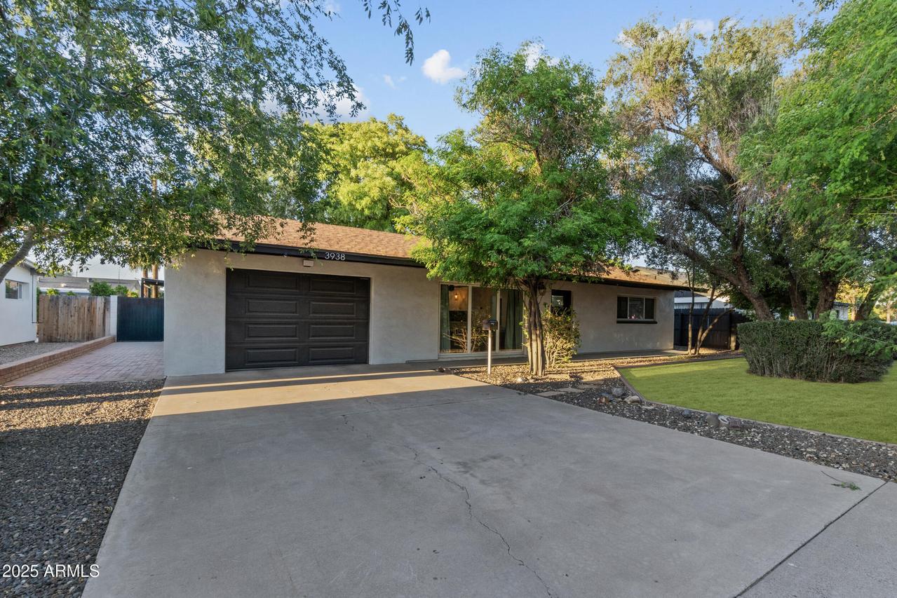 3938 E Cheery Lynn Rd., Phoenix, AZ 85018