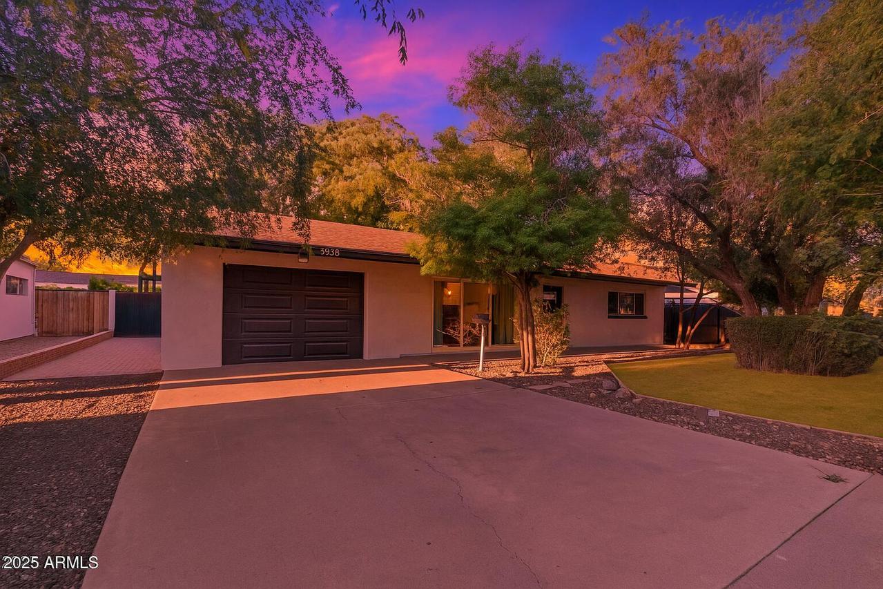 3938 E Cheery Lynn Rd., Phoenix, AZ 85018