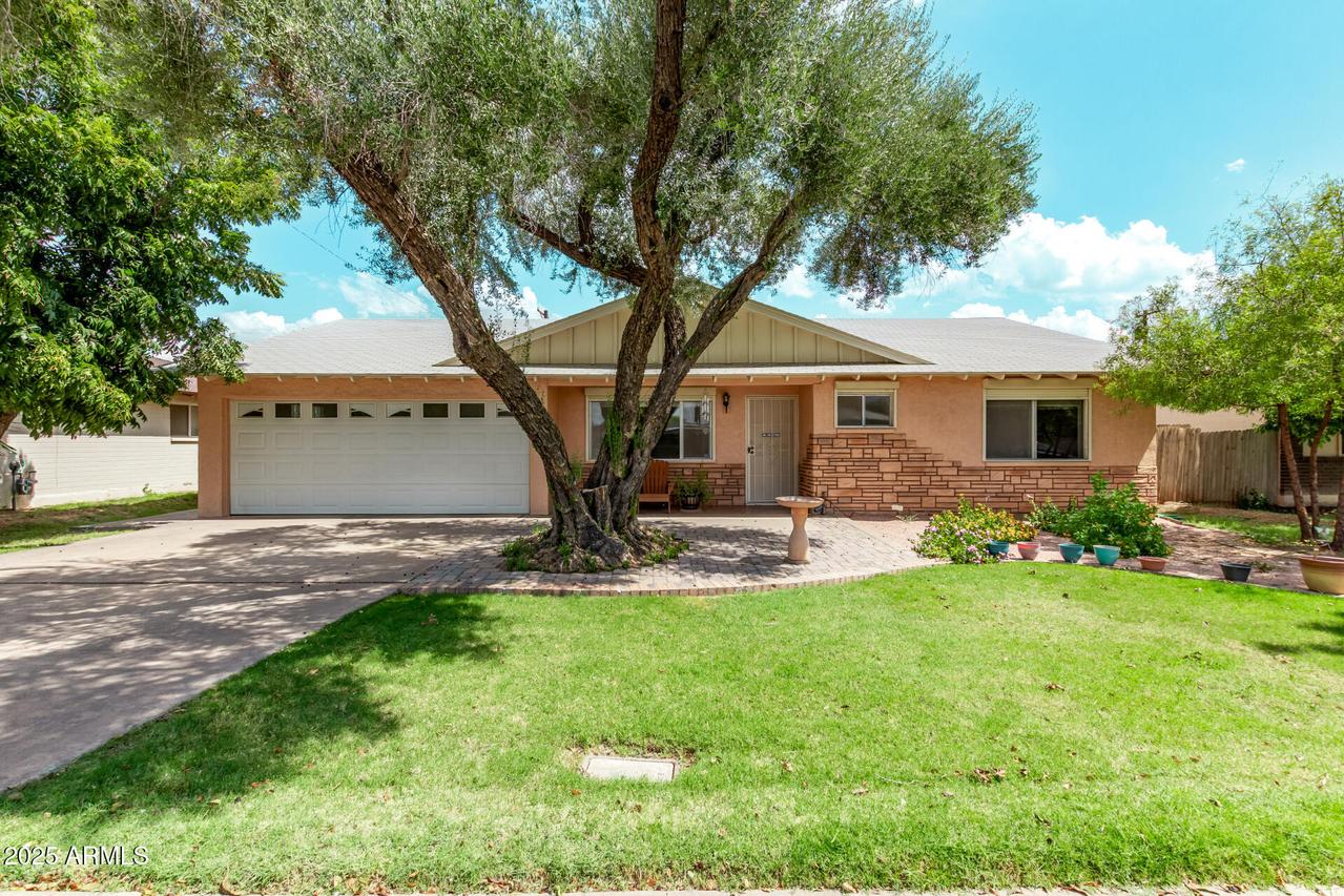 261 N Hunt Dr., Mesa, AZ 85203