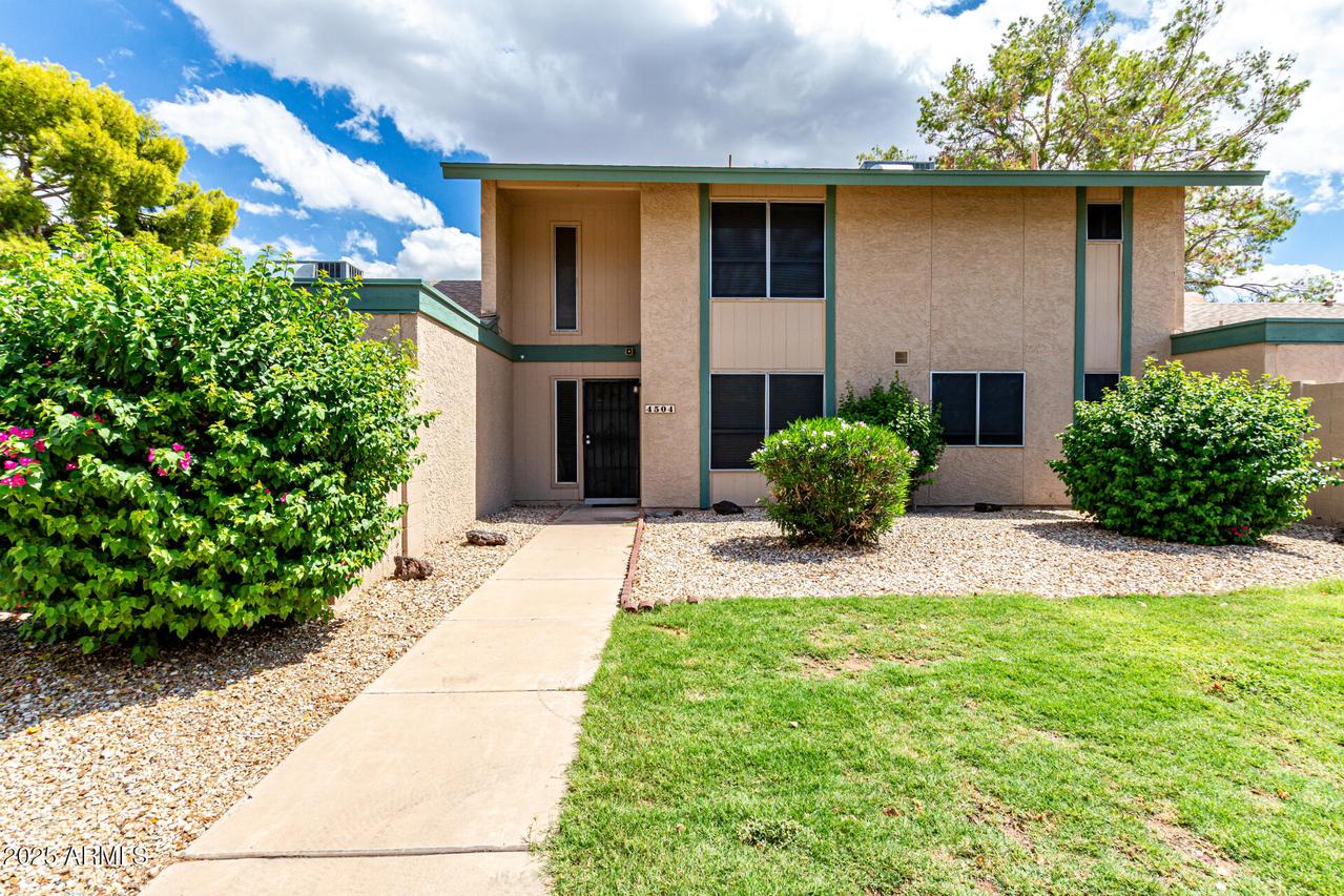 4504 W Continental Dr., Glendale, AZ 85308