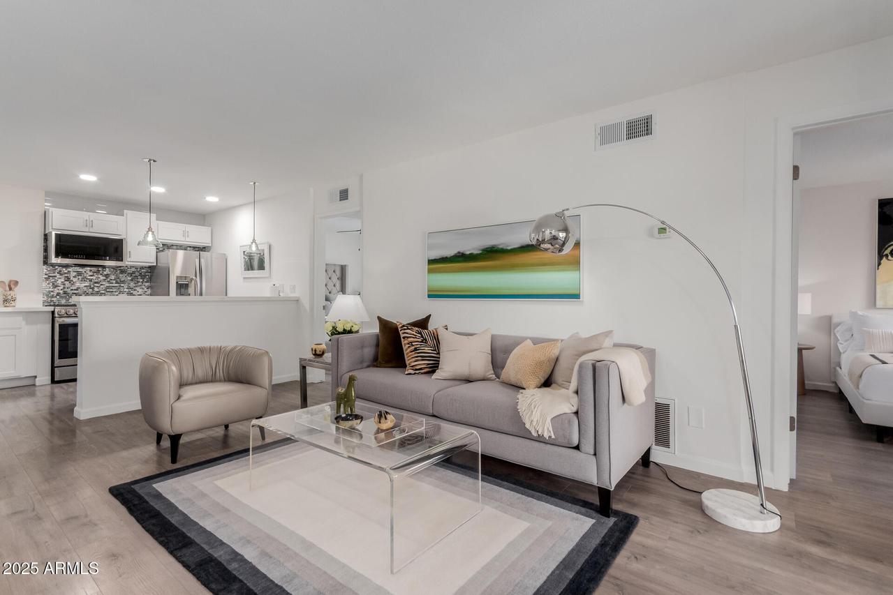 5525 E Thomas Rd. #M12, Phoenix, AZ 85018