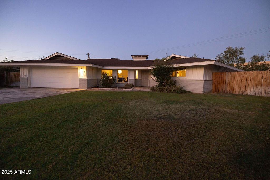 446 W Sunset Cir., Mesa, AZ 85201
